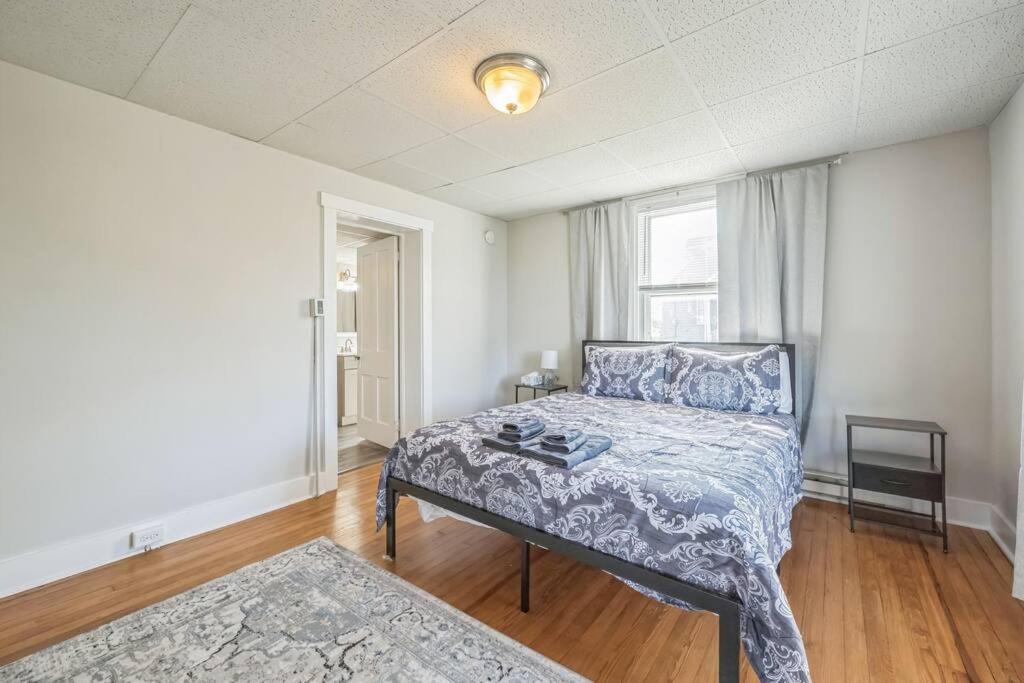 Amazing New Cottage King Bed Game Room Upmc Lititz Exterior photo